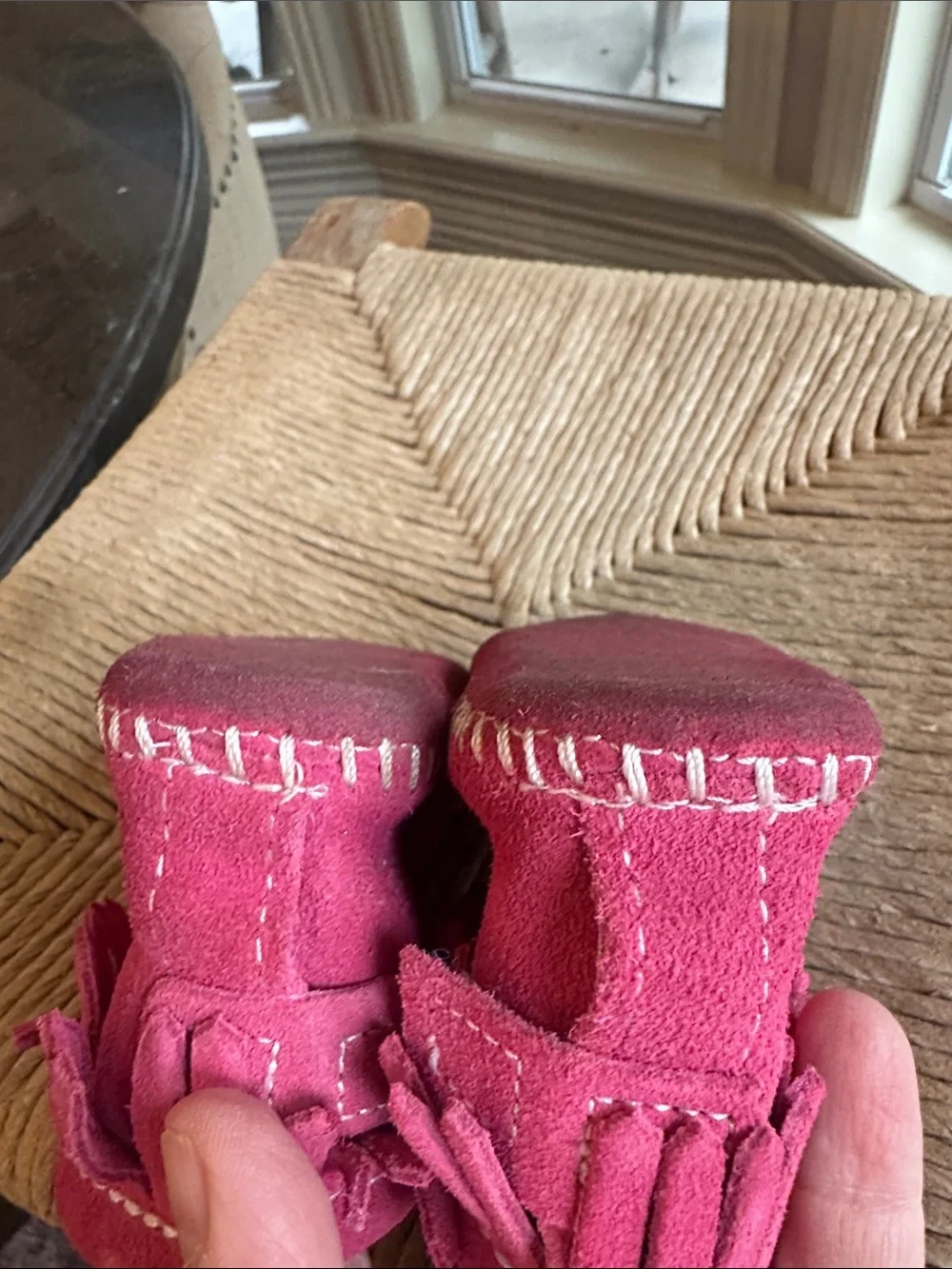 Minnetonka Kids Suede Fringe Moccasins - Pink